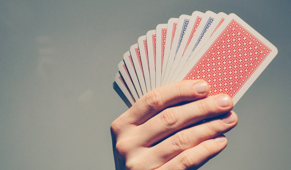 AK翻前要不要3bet - AK翻前要不要3bet?实战场景深度解析,帮你做出正确决策