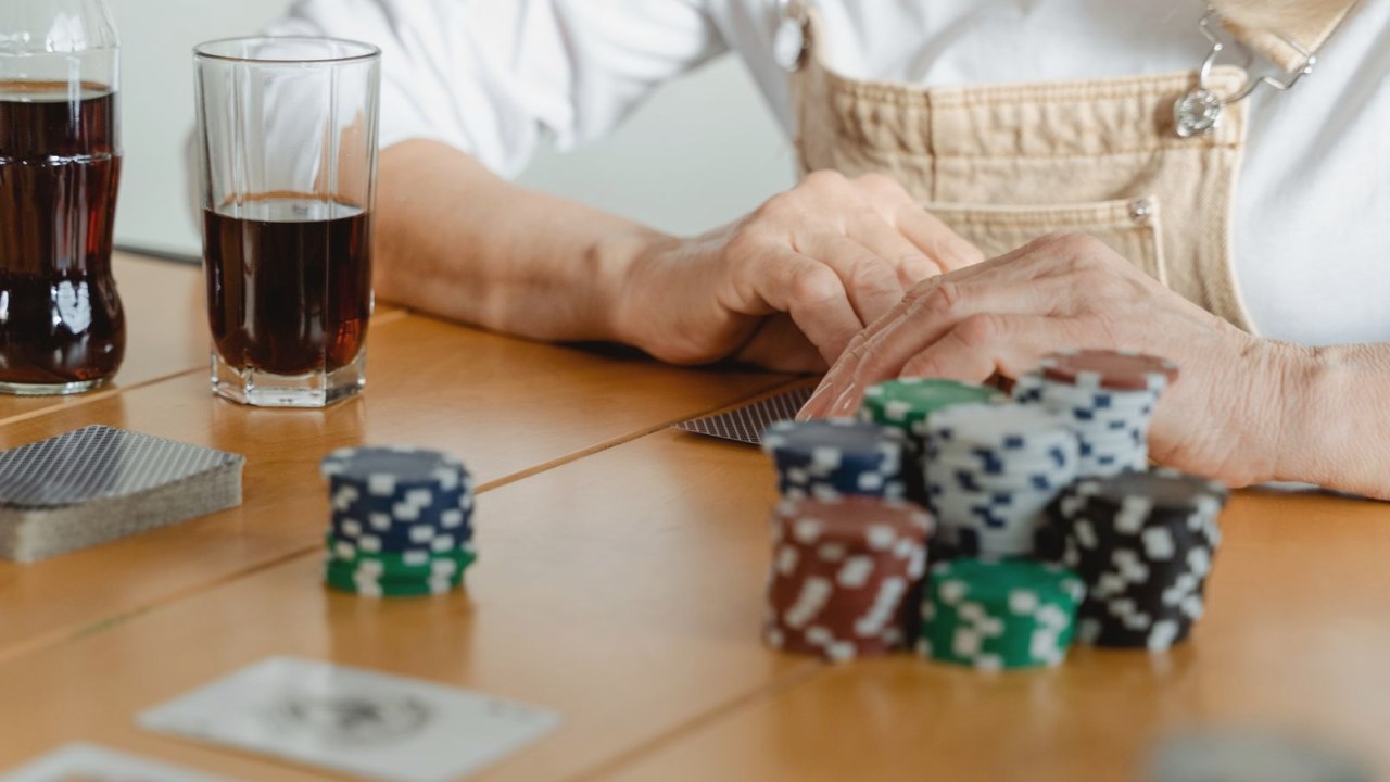 AK翻前不3bet正确吗?实战解析三大场景与决策逻辑