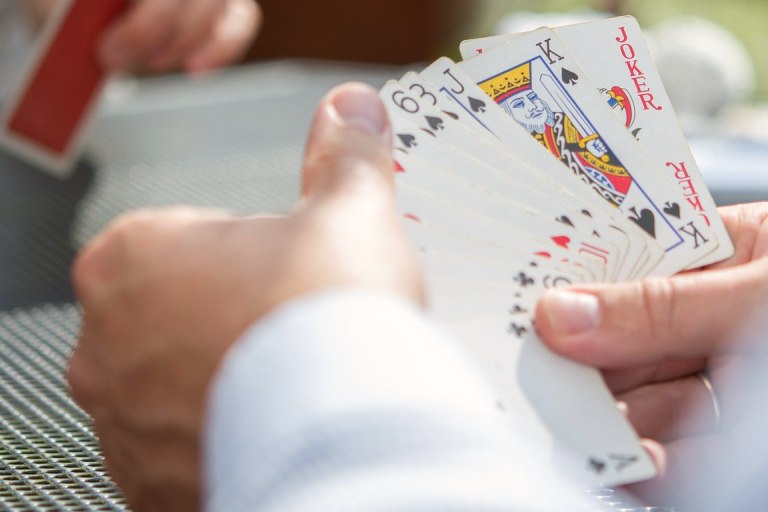 德州扑克情绪管理：Tilt控制如何做？三大策略助你稳住心态